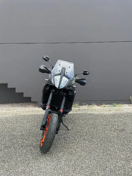 890 SMT
