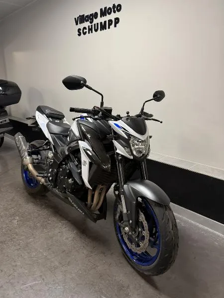 GSX 750