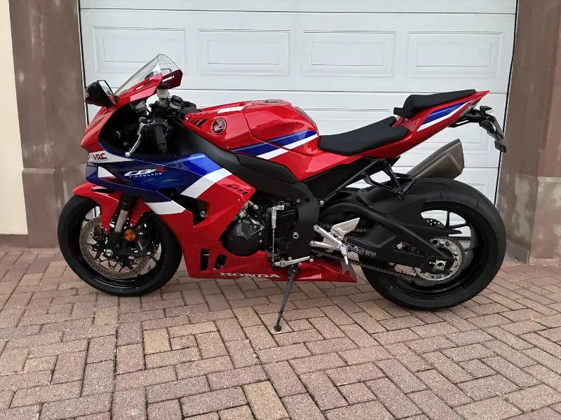 CBR 1000 RR FIREBLADE  HRC