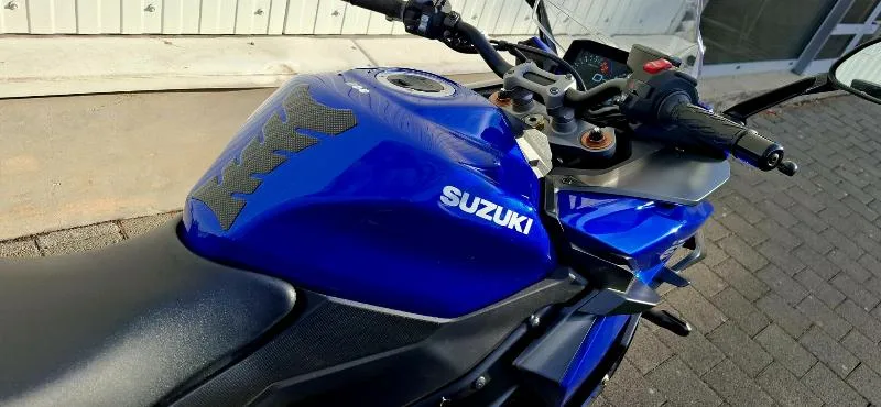 GSXS 1000 GT