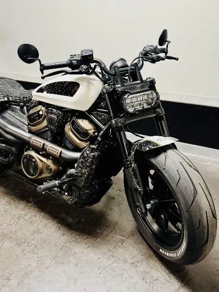 SPORTSTER S
