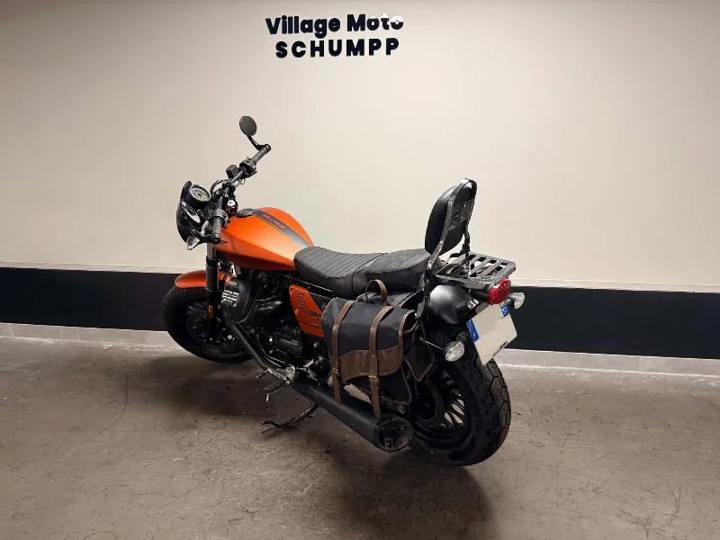 V9 BOBBER