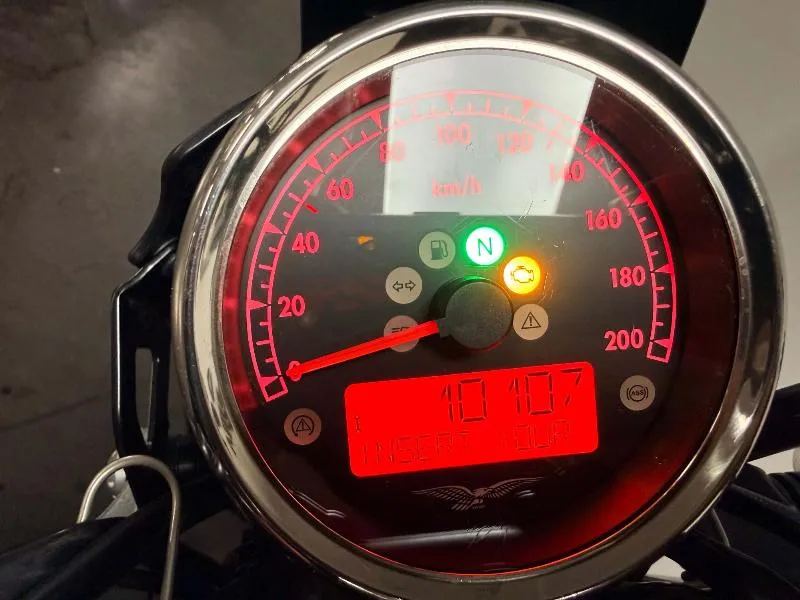 V9 BOBBER