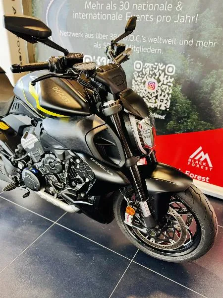 DIAVEL V4