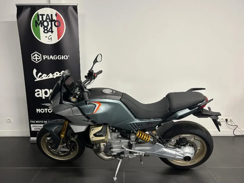 V100  MANDELLO