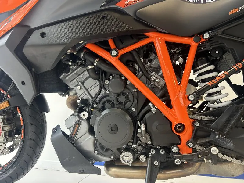 1290 SUPER DUKE GT
