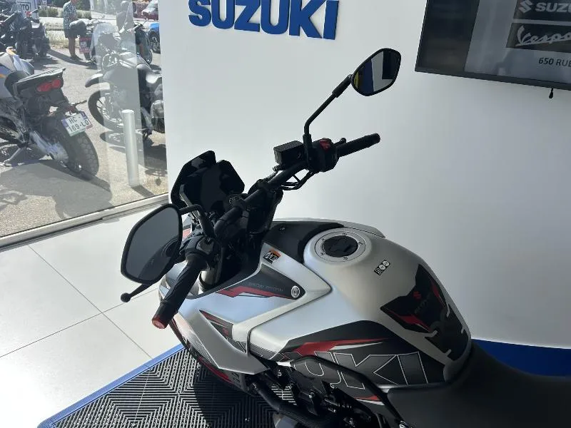 GSX8S
