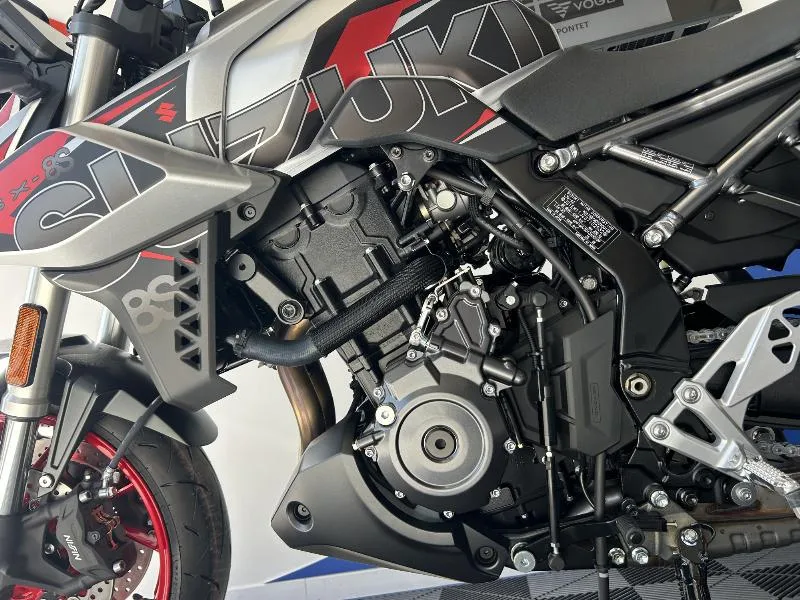 GSX8S