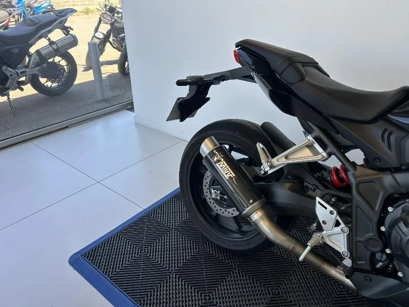 CBR 650 R 