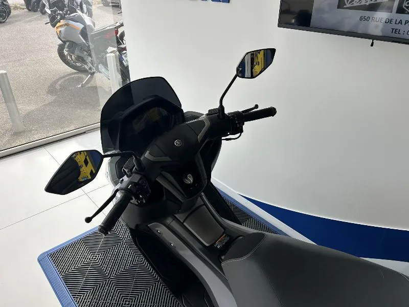 NMAX 125 TECH MAX