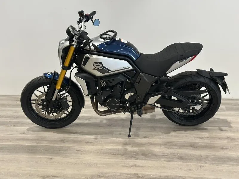 700 CLX