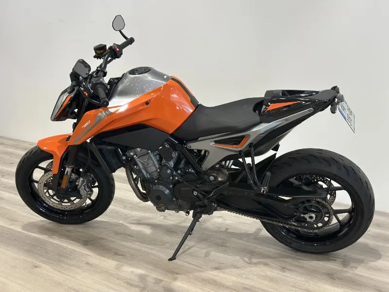 790 DUKE ABS