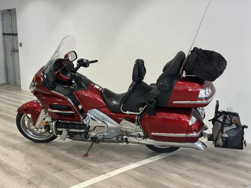 GL1800 GOLDWING