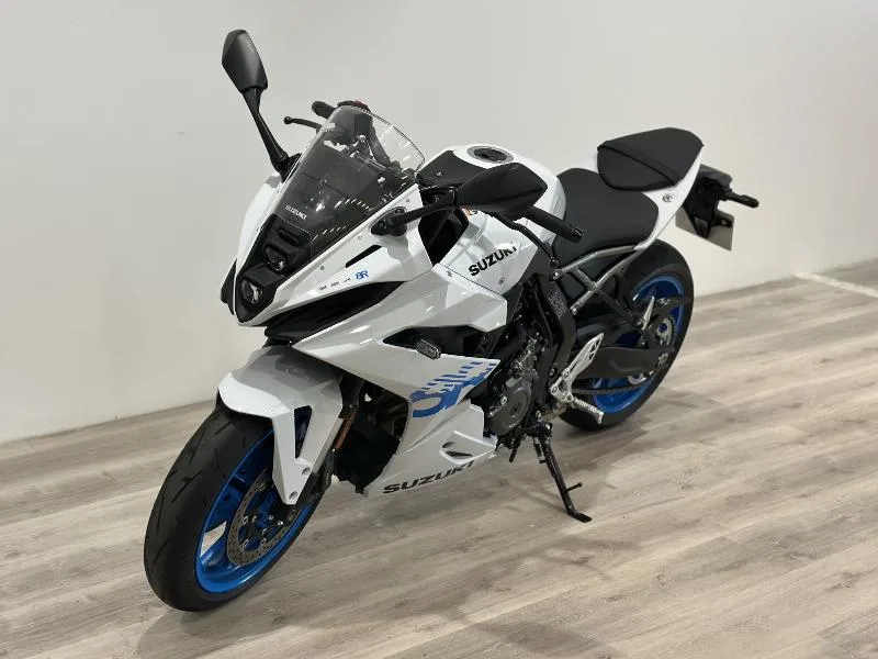 GSX8R