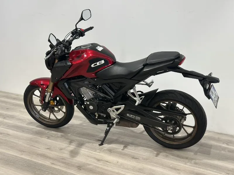 CB 125  R