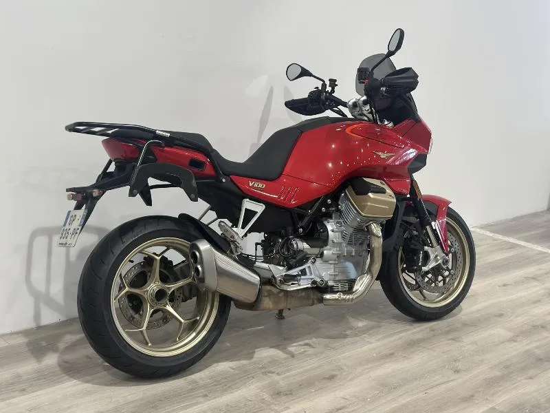 V100  MANDELLO