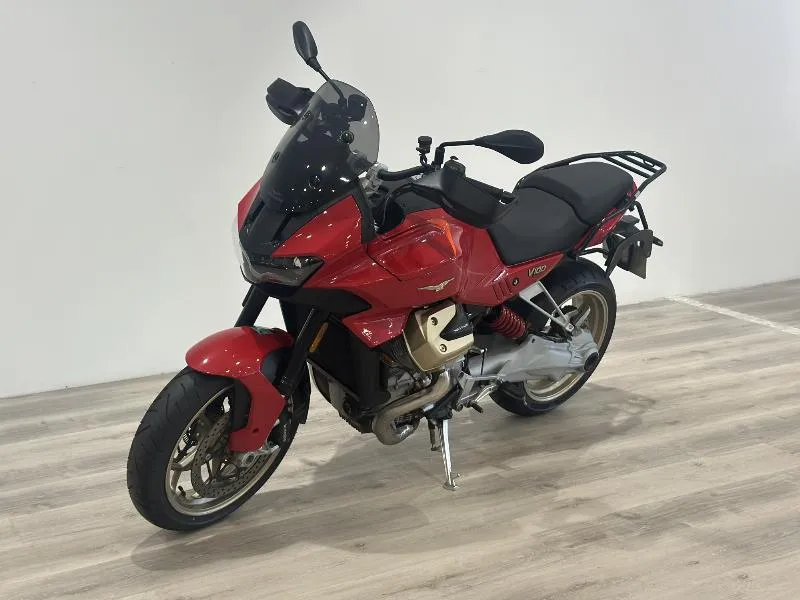 V100  MANDELLO