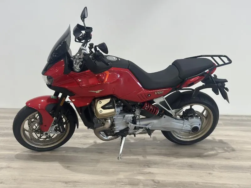 V100  MANDELLO