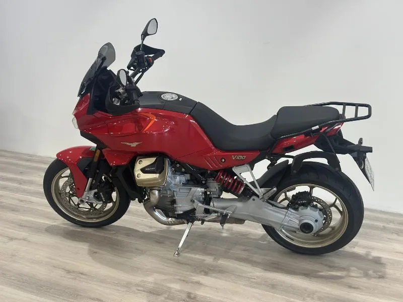 V100  MANDELLO