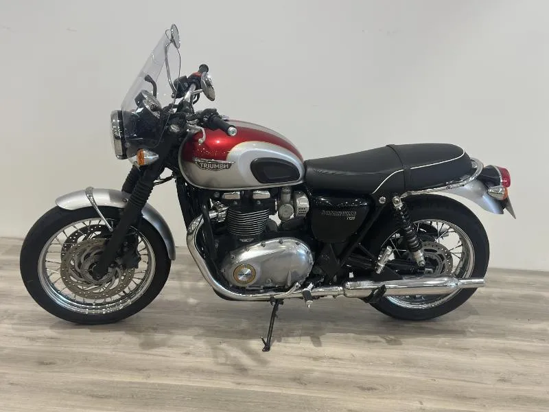 BONNEVILLE T120