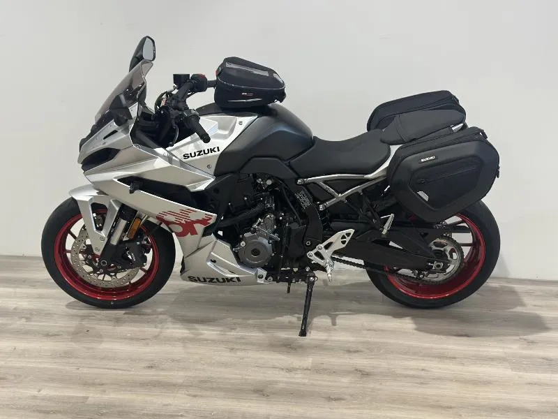 GSX8R