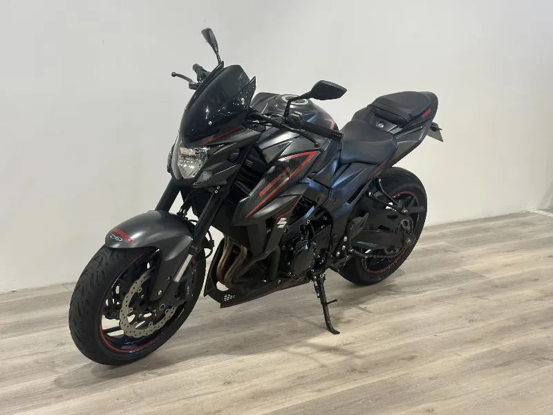GSXS 750