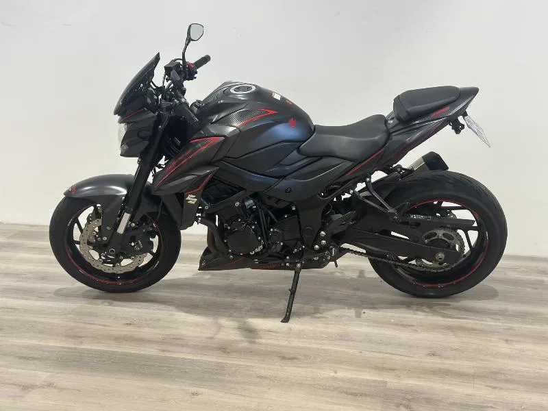 GSXS 750