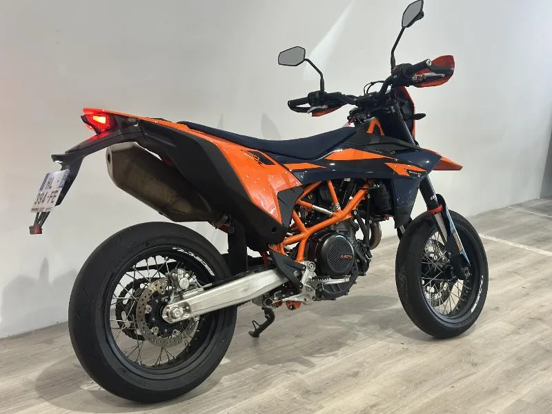 690 SMC R