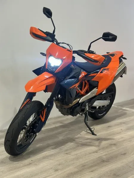 690 SMC R