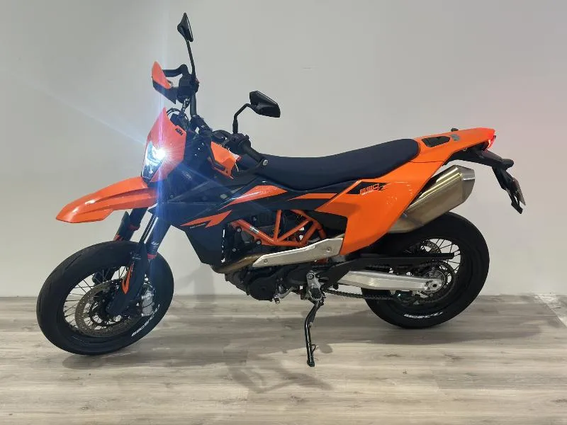 690 SMC R