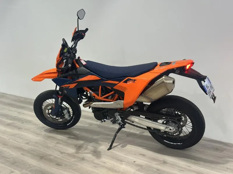 690 SMC R