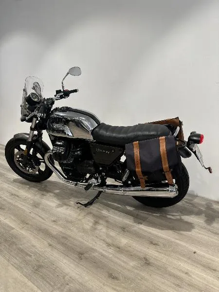 V7 III LIMITED 750