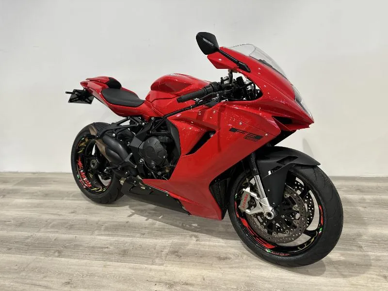 F3 800