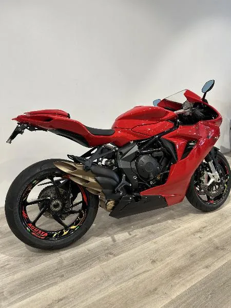 F3 800