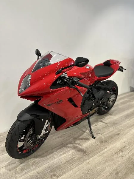 F3 800