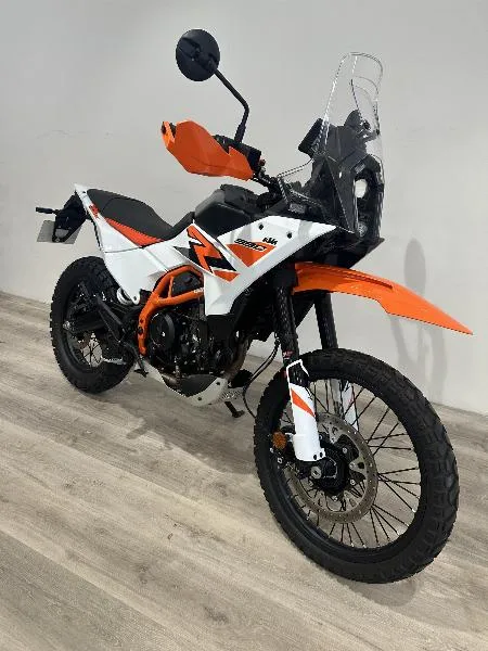390 ADVENTURE