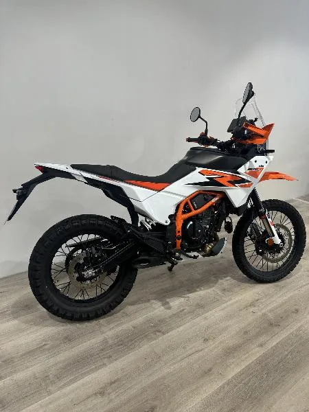 390 ADVENTURE