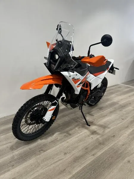 390 ADVENTURE