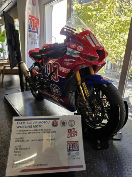 CBR1000RR FIREBLADE 2023
