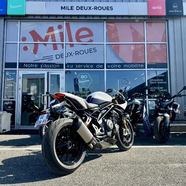 SPEED TRIPLE 1200 RR
