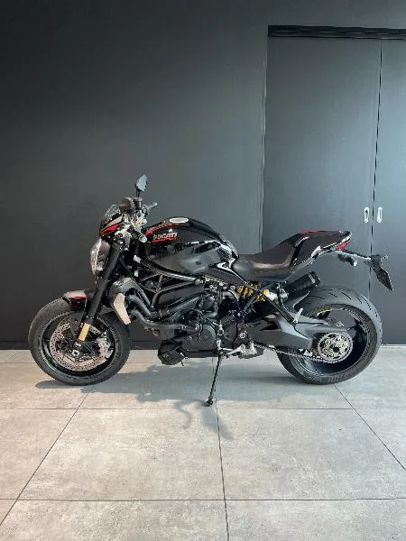 Monster 1200 R