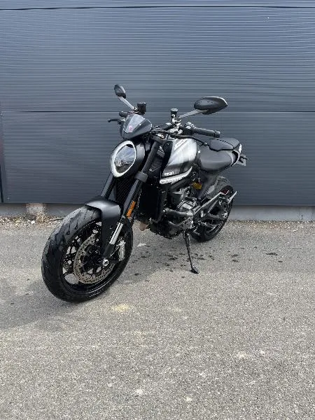 MONSTER DARK