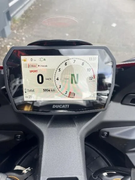 Panigale V2S 890