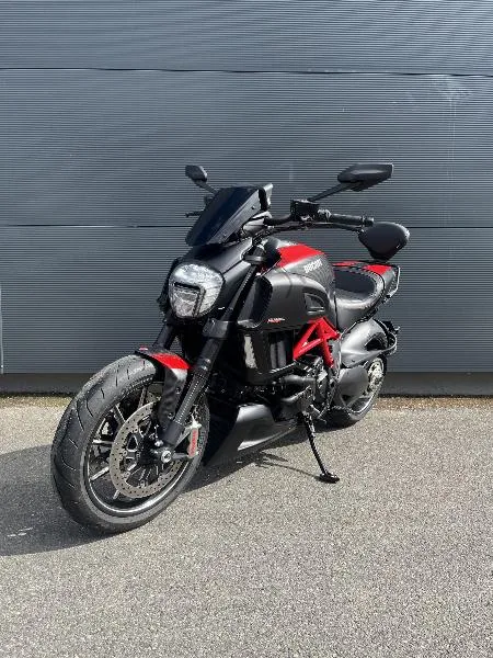 DIAVEL CARBON 2015