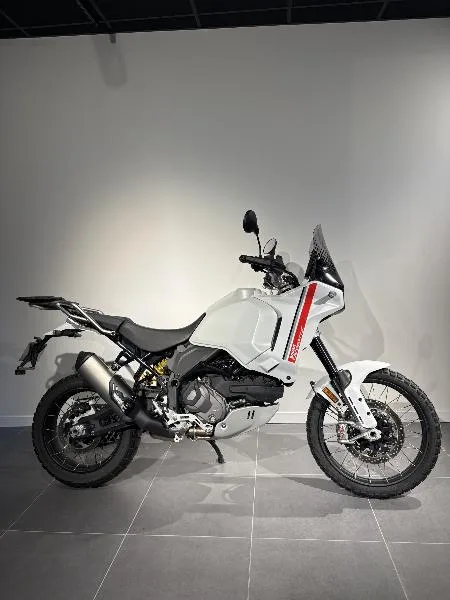 DESERT X 937 WHITE LIVERY