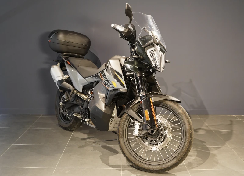 890 ADVENTURE