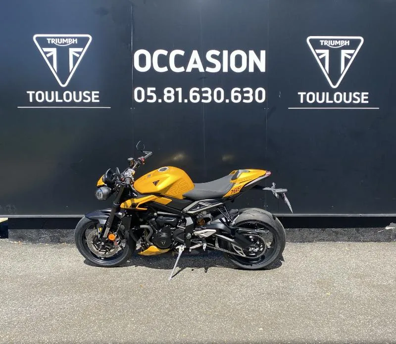 STREET TRIPLE 765 RS