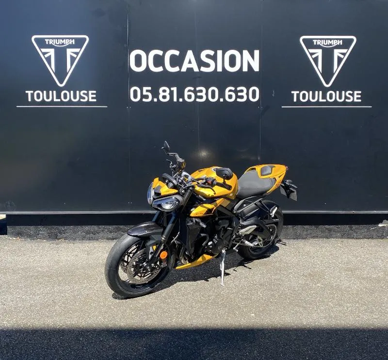 STREET TRIPLE 765 RS