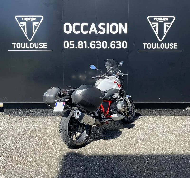 R 1200 R