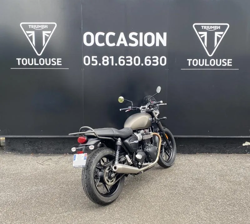 STREET TWIN  900